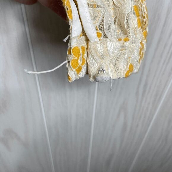 Lovers + Friends Lace Layla Bodysuit Top Floral Yellow White Womens Size XS - Picture 8 of 12